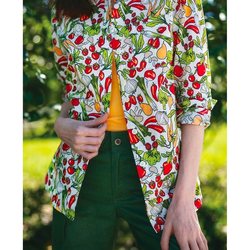 Duluth Trading Co Womens XS Garden Vegetable Print Cotton Button Up Shirt White